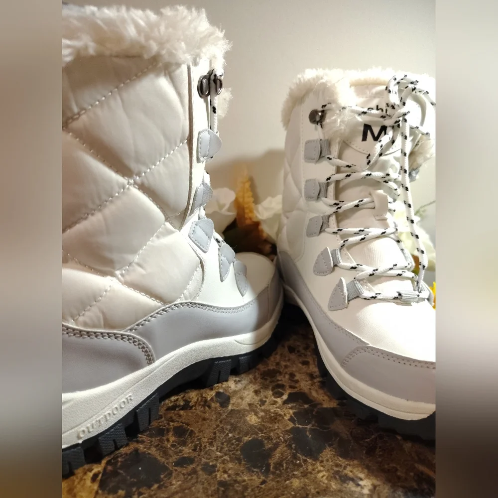 SHEIN Women's Comfortable and stylish white snow boots - Size 35
